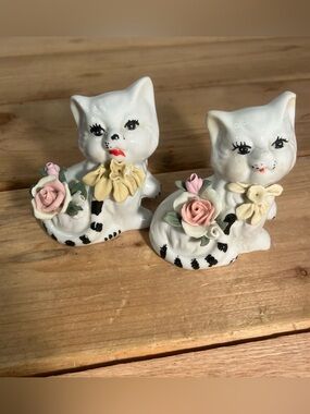 Vintage Porcelain Cat Sitting Knick Knack Figurines With Flowers White Stripe.